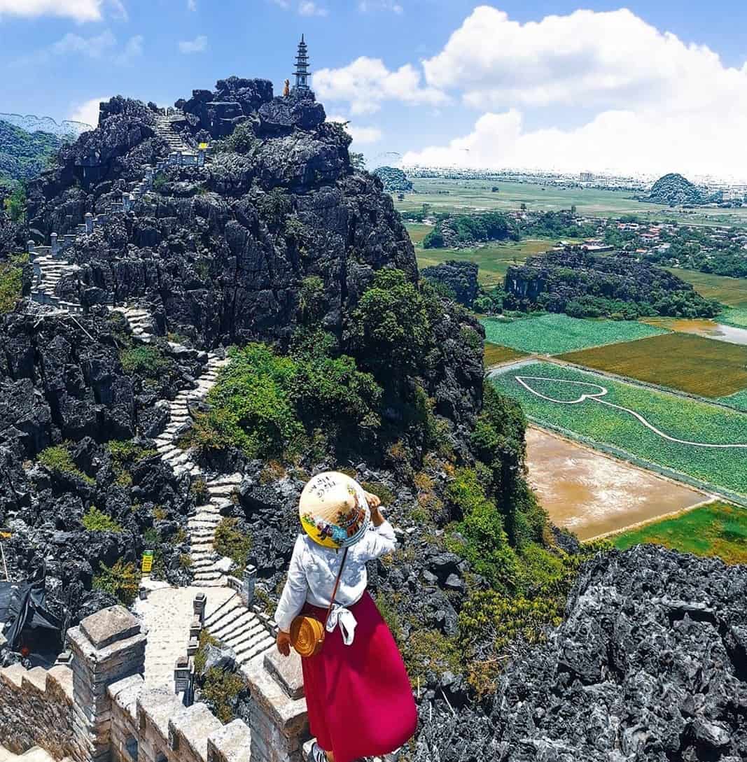 Activities-in-and-around-Mua-caves-in-Ninh-Binh-@lobna_aboukhadra