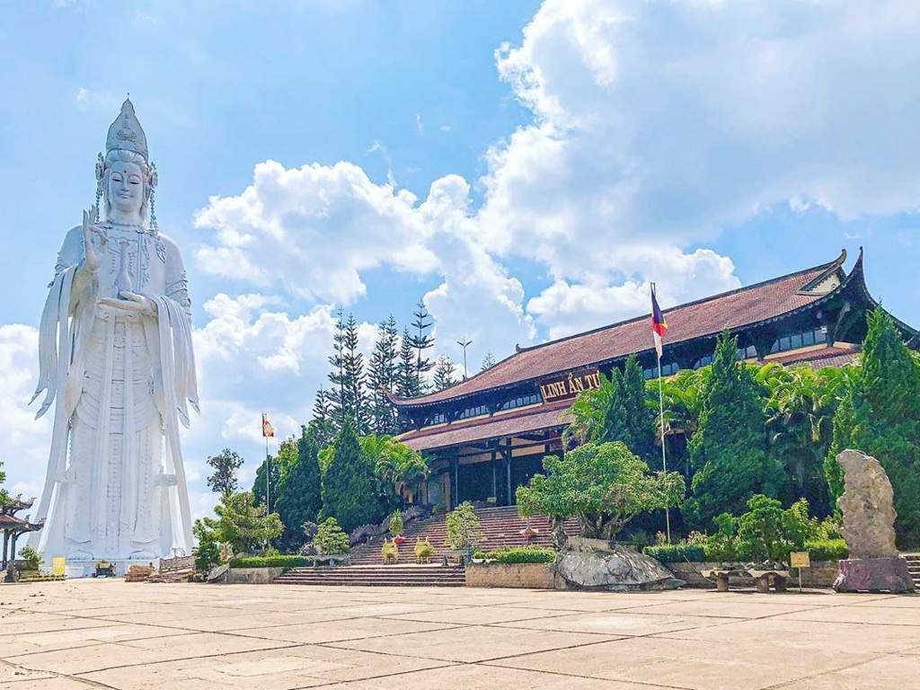 DaLatDayTourTo_CrazyHouse,MarioKart,MongoLandLinhAnPagoda