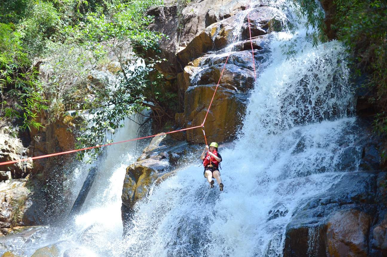 DatanlaWaterfallCanyoning