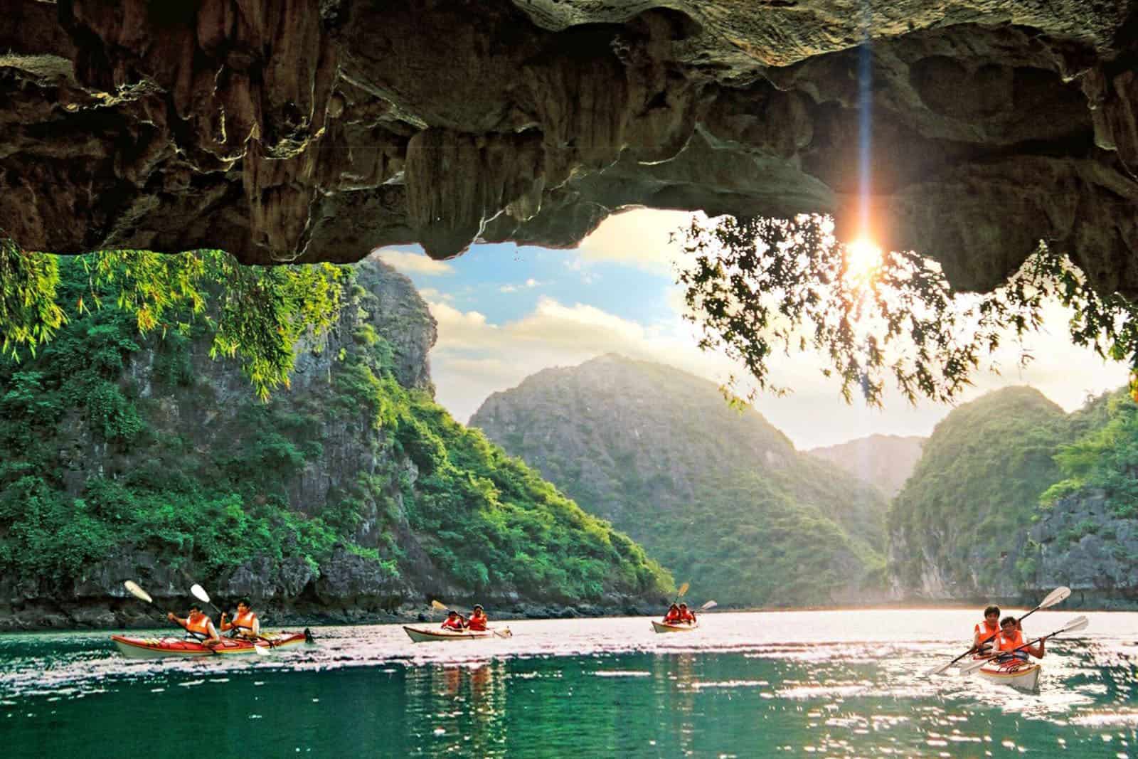 Highlights-of-Dark-and-Light-cave-