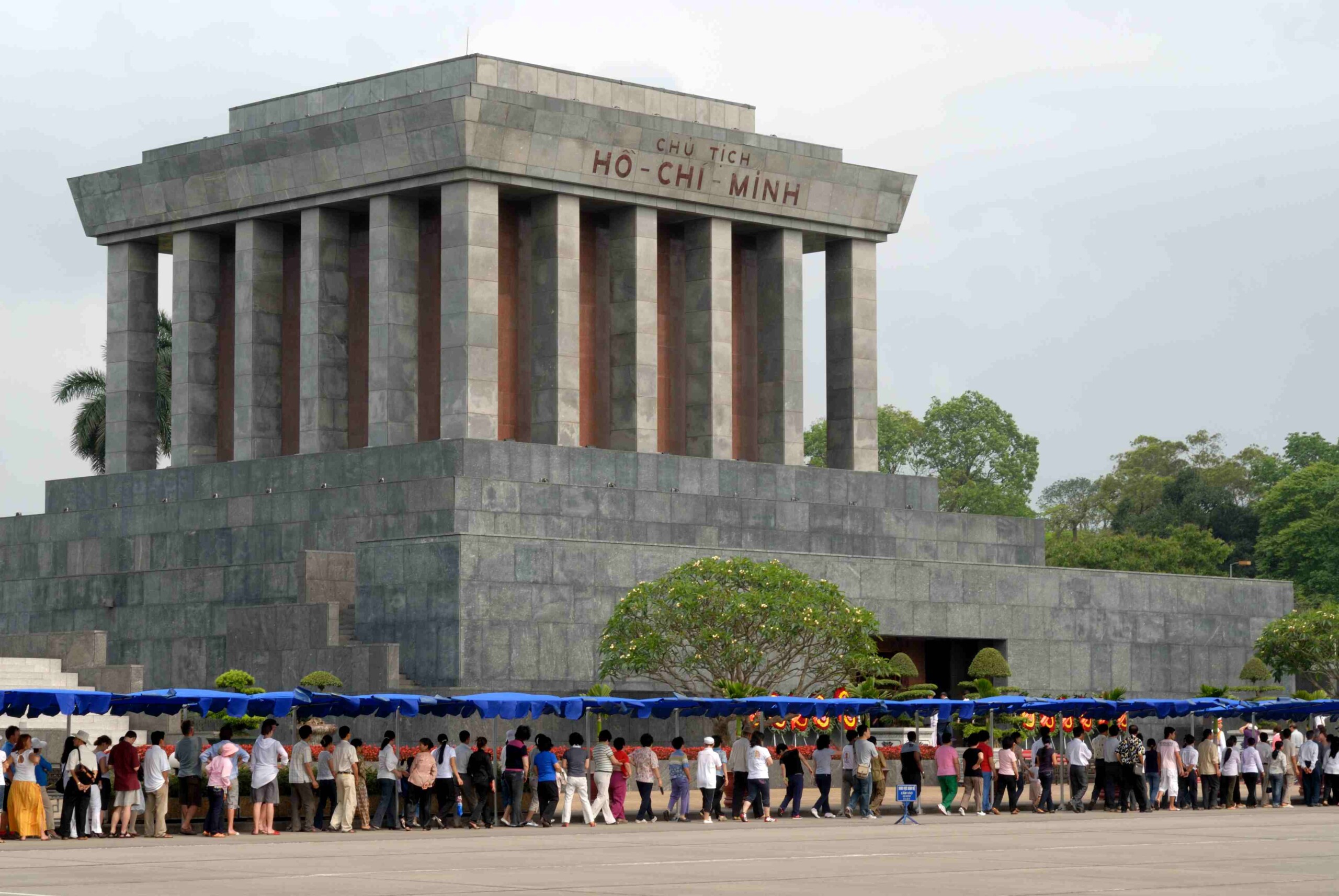 Ho_Chi_Minh_Mausoleum,_Hanoi_(4016818067)