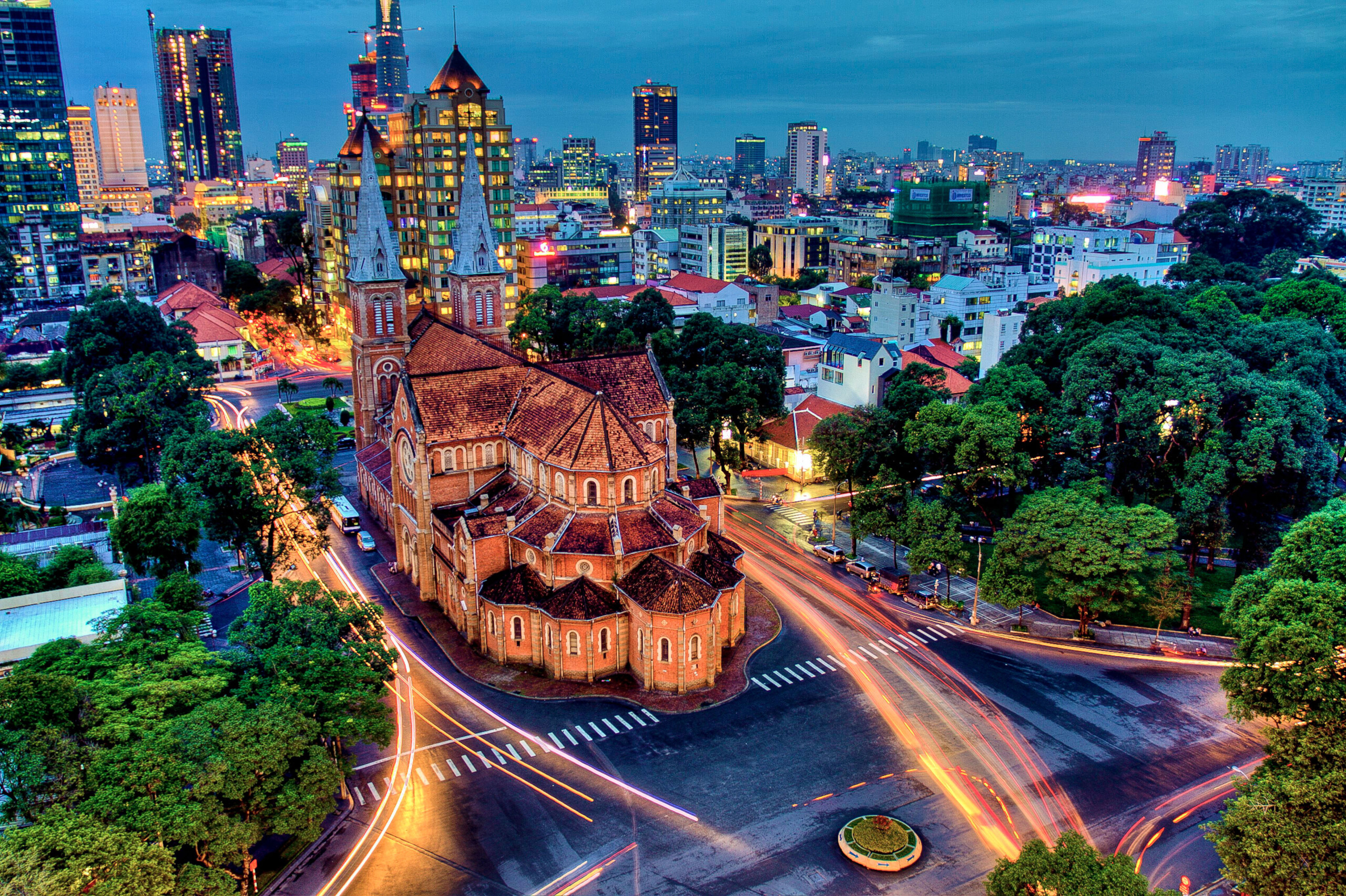 Bài mẫu Describe Ho Chi Minh City kèm từ vựng & audio